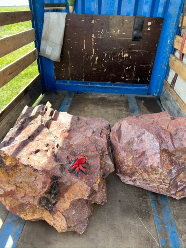 Ландшафтные глыбы красно-фиолетовые 200-1000 килограмм купить в Мытищах