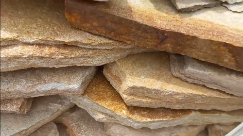 Плитняк златолит жёлтый золотистый для отмостки купить в Мытищах