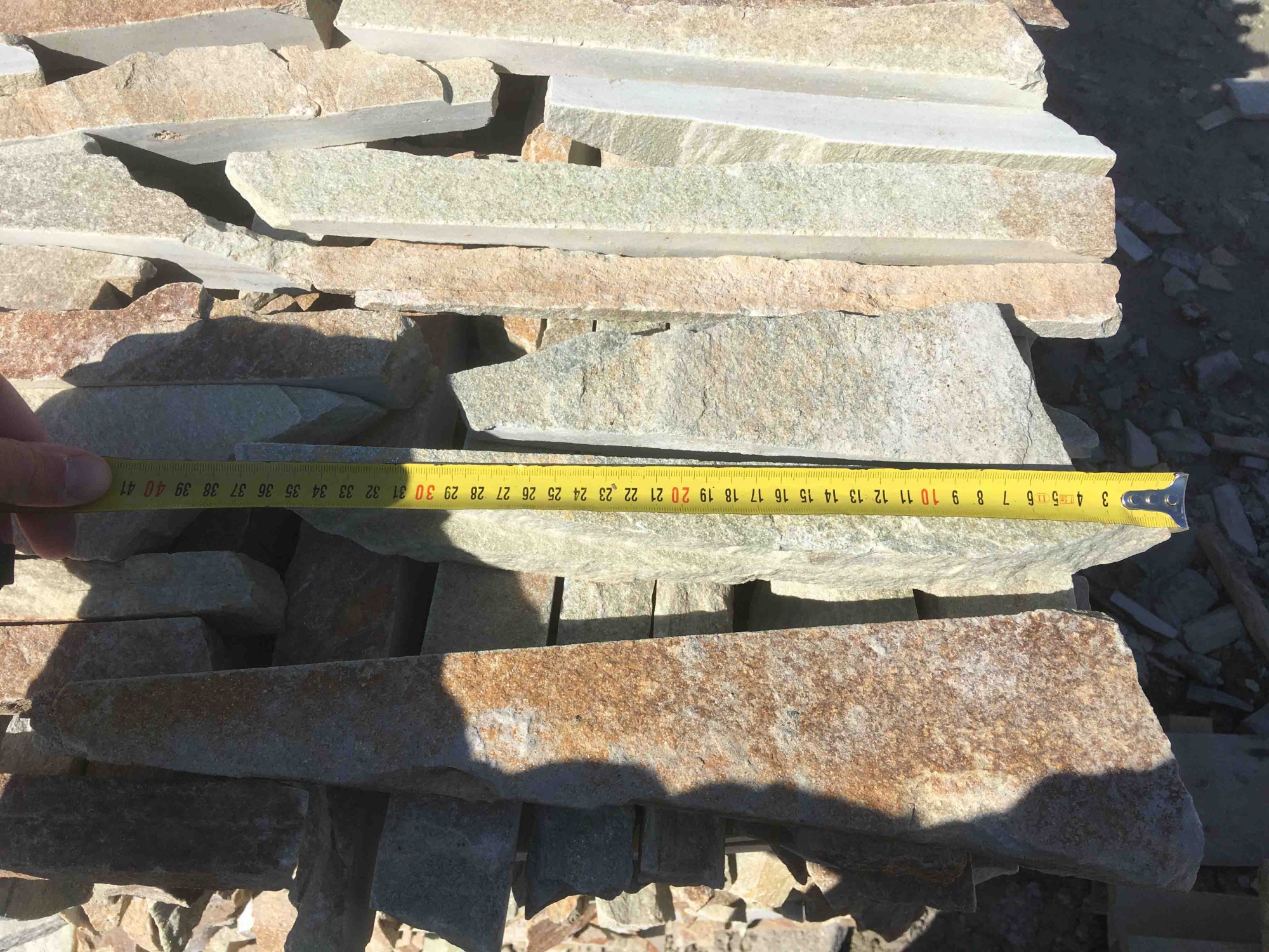 Горбушка златолит золотистый для облицовки купить в Мытищах