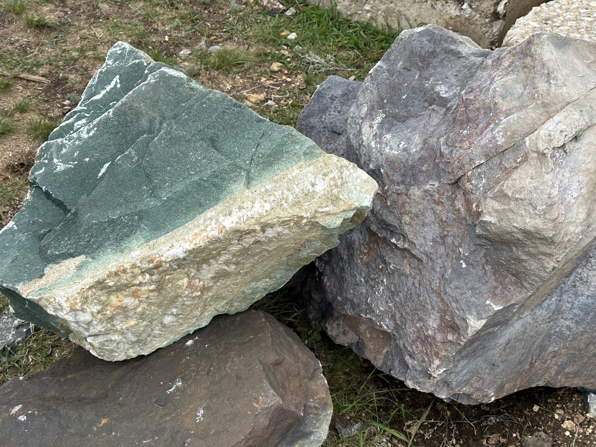 Камни для ландшафтного дизайна зелёные 10-60 килограмм купить в Мытищах