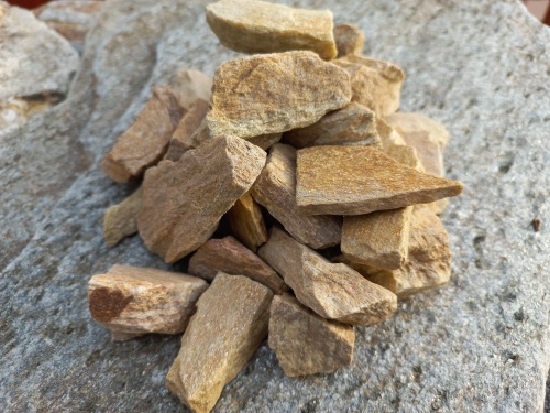 Златолит жёлтый декоративная каменная крошка купить в Мытищах