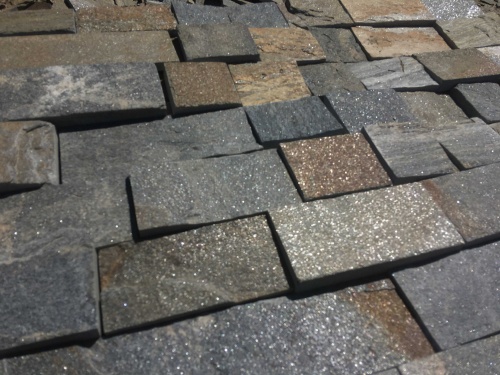 Плитка пилёная златолит Уральский для цоколя, отмостки купить в Мытищах