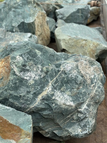 Камни для ландшафтного дизайна зелёные 10-60 килограмм купить в Мытищах