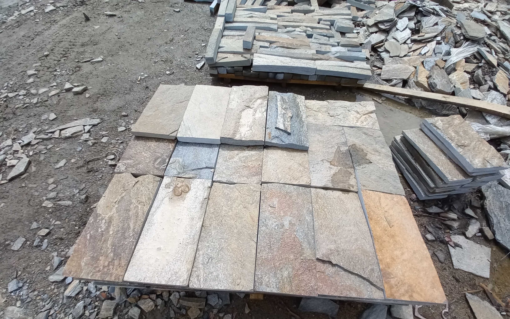 Плитка пилёная златолит Уральский для фасада купить в Мытищах