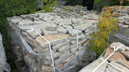 Гранитный плитняк галтованный для мощения купить в Мытищах