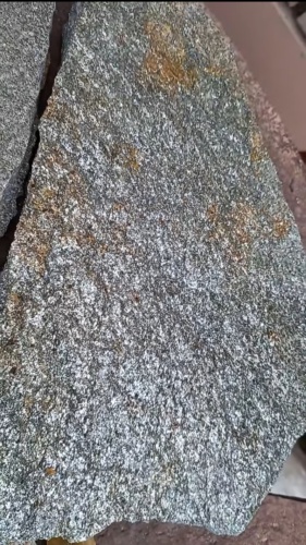 Плитняк златолит серебристый для цоколя, отмостки купить в Мытищах