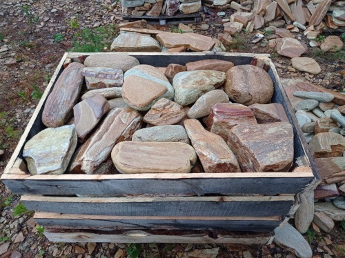 Златолит жёлтый, жёлто-зелёный глыбки и валуны для ланшафтного дизайна купить в Мытищах