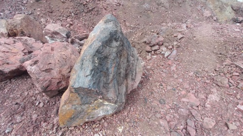 Яшма ландшафтные валуны